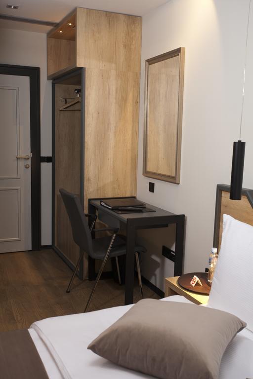 Solun'S Riverside Rooms Skopie Exterior foto